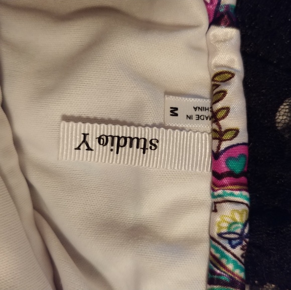 Top - Picture 2 of 3